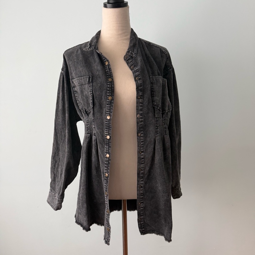 🖤 HYFVE Acid Wash Cotton Shirt Dress Pleated Waist Snap Front Medium🖤 - Picture 12 of 15